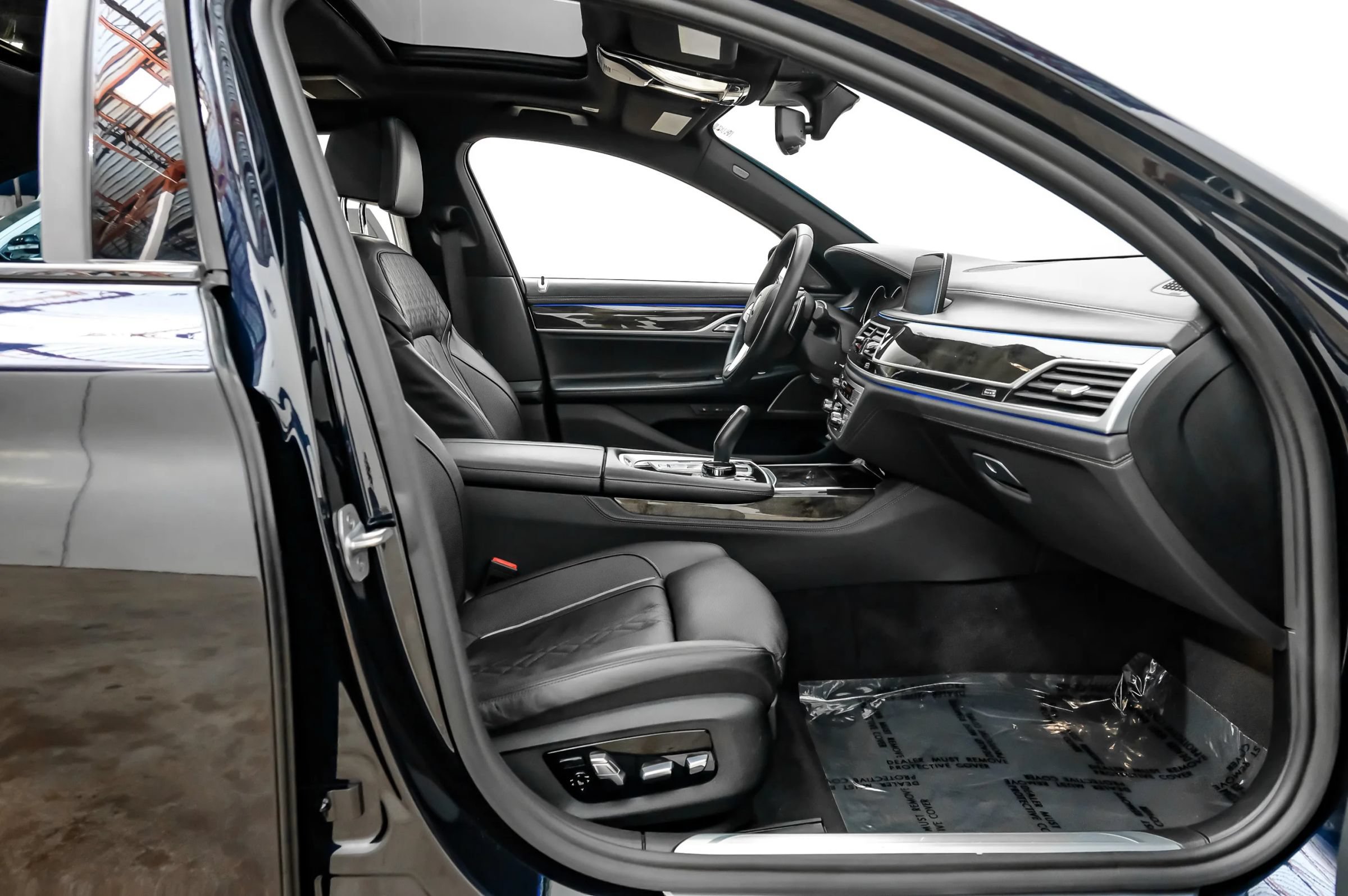 Used 2019 BMW 740i w/ Executive Package RWD image 38