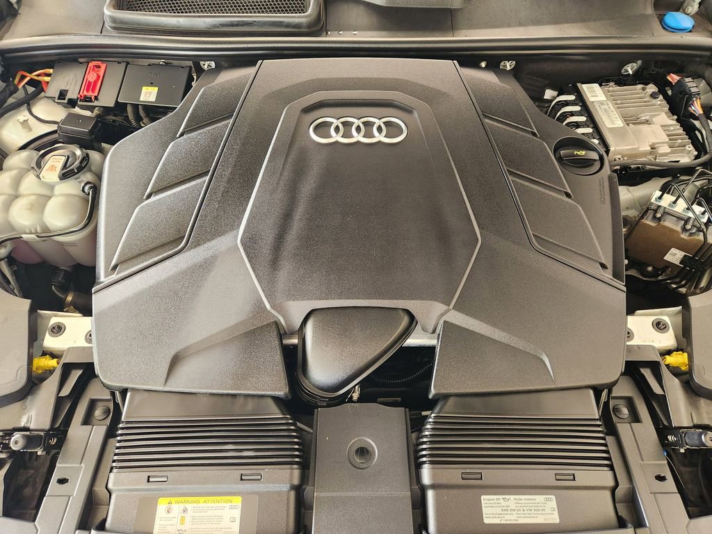 Used 2021 Audi Q8 Premium Plus w/ Premium Plus Package image 31