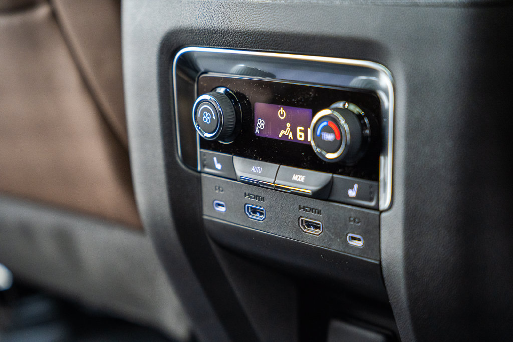 New 2026 Chevrolet Tahoe High Country AWD/4WD image 37