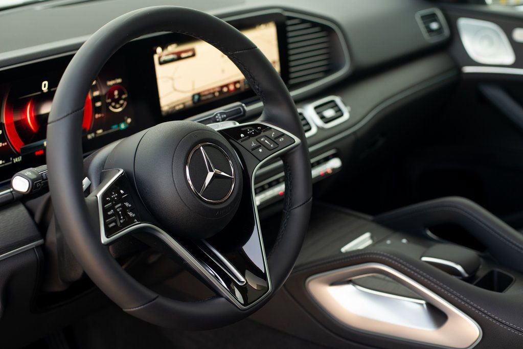 Used 2025 Mercedes-Benz GLE 350 4MATIC image 30