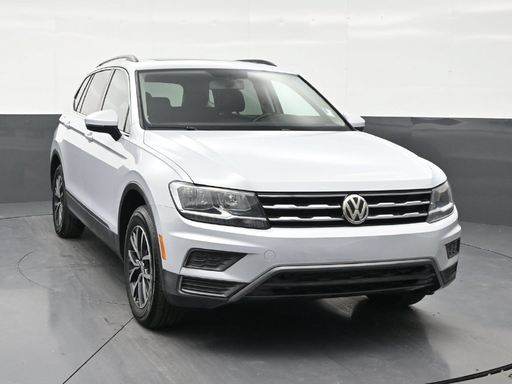 Used 2019 Volkswagen Tiguan SE w/ Panoramic Sunroof Package FWD image 7