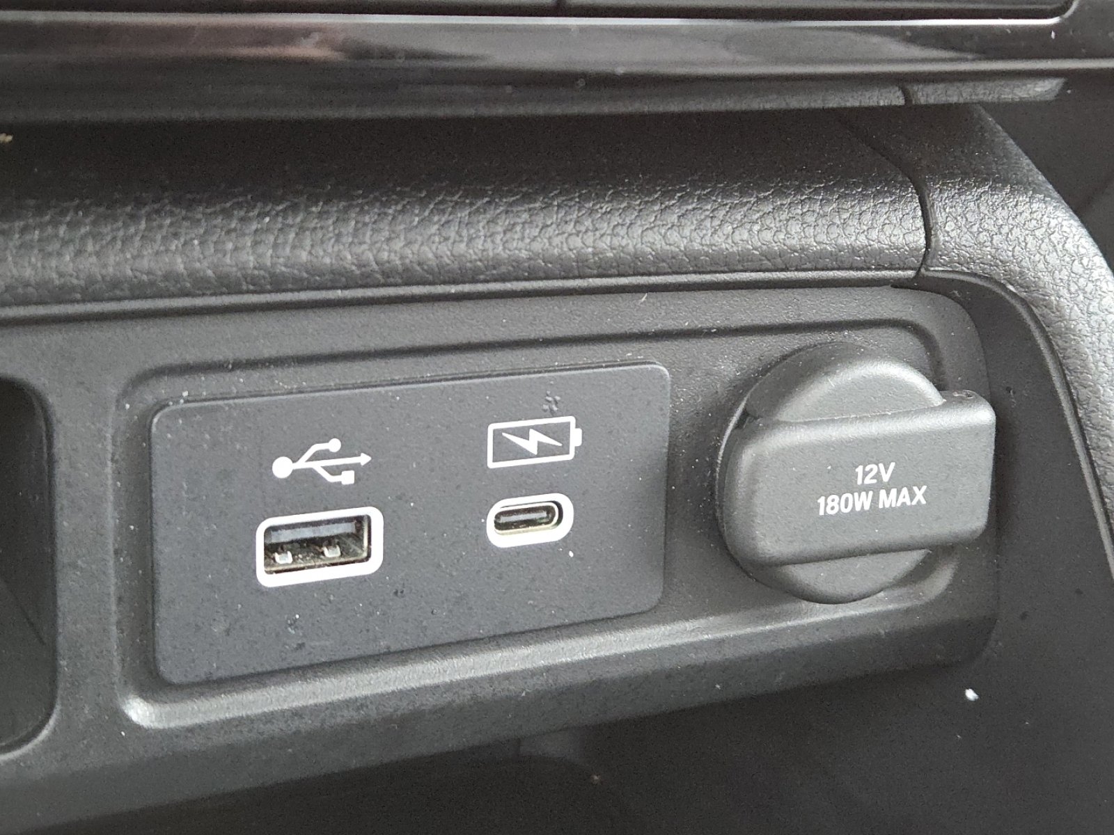 Used 2023 Honda Pilot Touring image 9