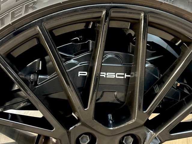 Used 2023 Porsche Cayenne Turbo AWD/4WD image 40