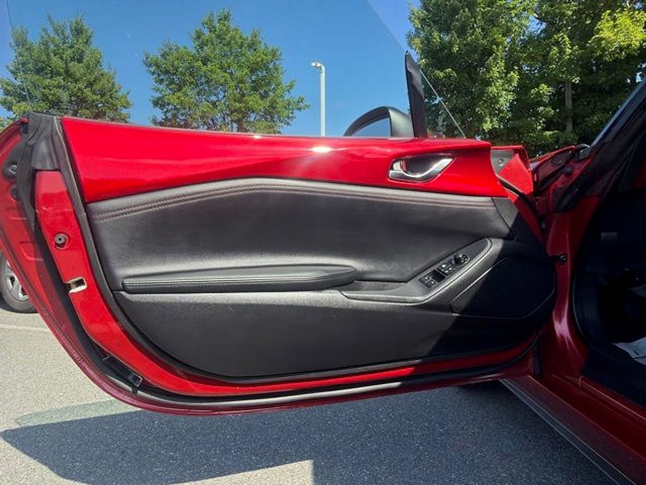 Used 2016 MAZDA MX-5 Miata Grand Touring RWD image 14