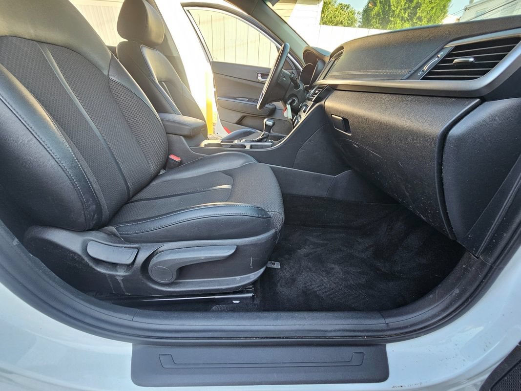 Used 2018 Kia Optima S FWD image 15