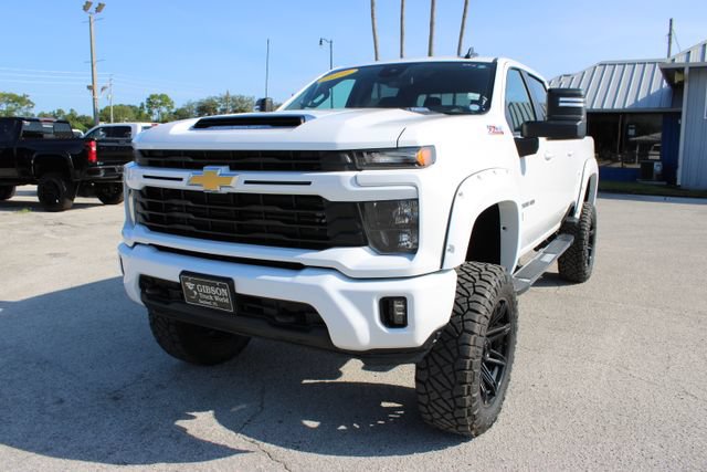 Used 2025 Chevrolet Silverado 2500 LT AWD/4WD image 3