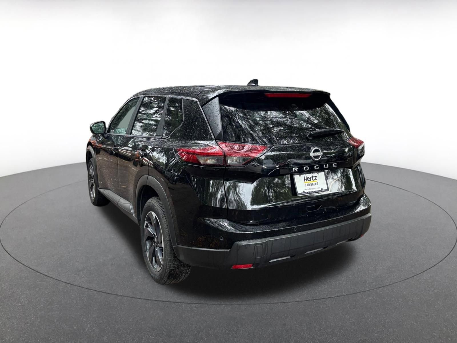 Used 2025 Nissan Rogue SV FWD image 5