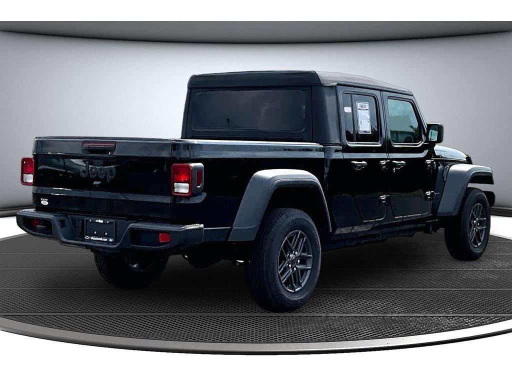 Used 2026 Jeep Gladiator Sport AWD/4WD image 18
