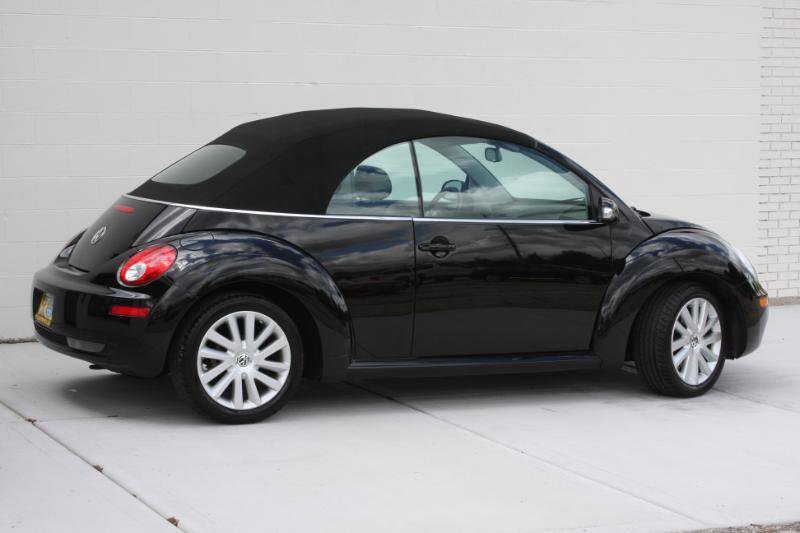 Used 2008 Volkswagen Beetle SE FWD image 17