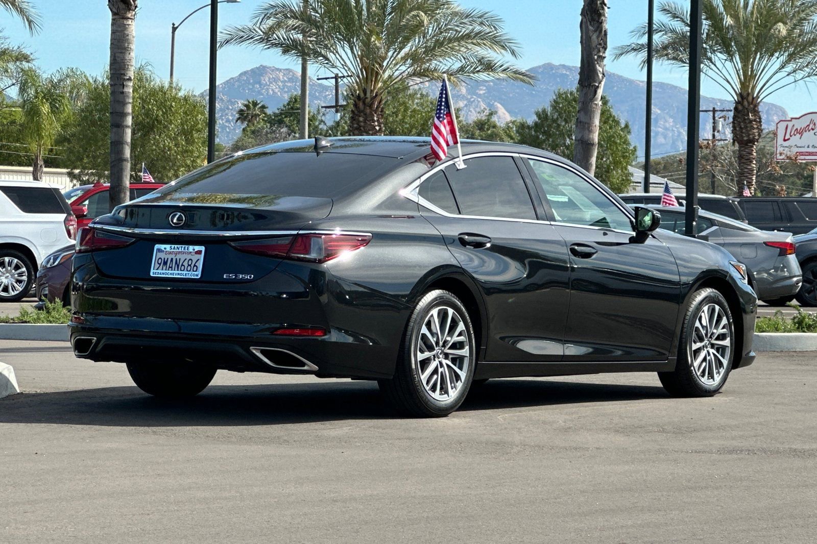 Used 2024 Lexus ES 350 w/ Accessory Package (Z2) image 4