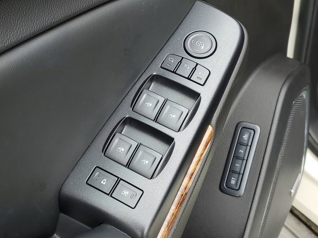 Used 2015 Chevrolet Tahoe LTZ AWD/4WD image 25