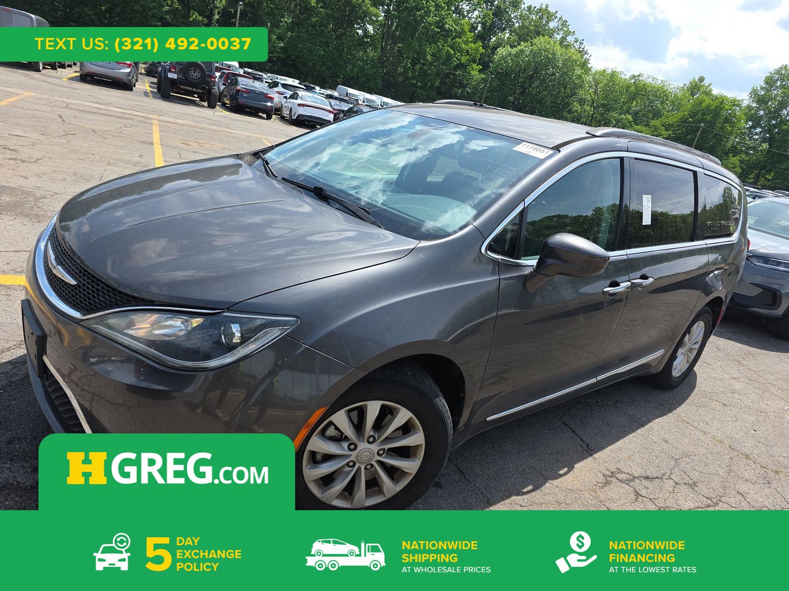 Used 2017 Chrysler Pacifica Touring-L FWD image 1