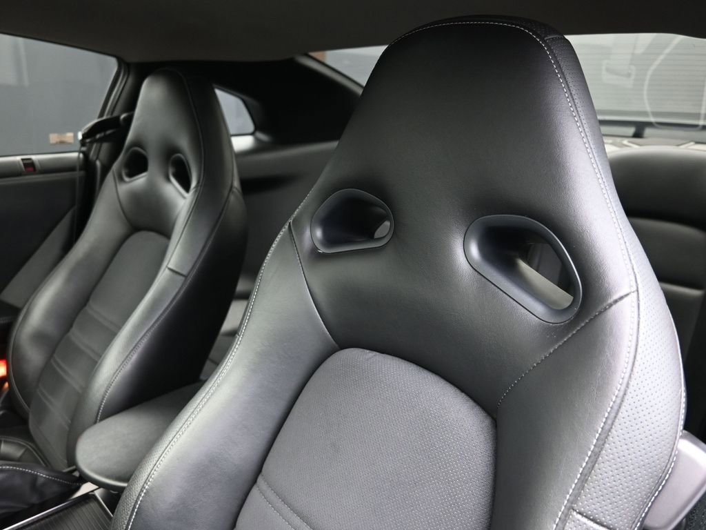 Used 2014 Nissan GT-R Premium image 20