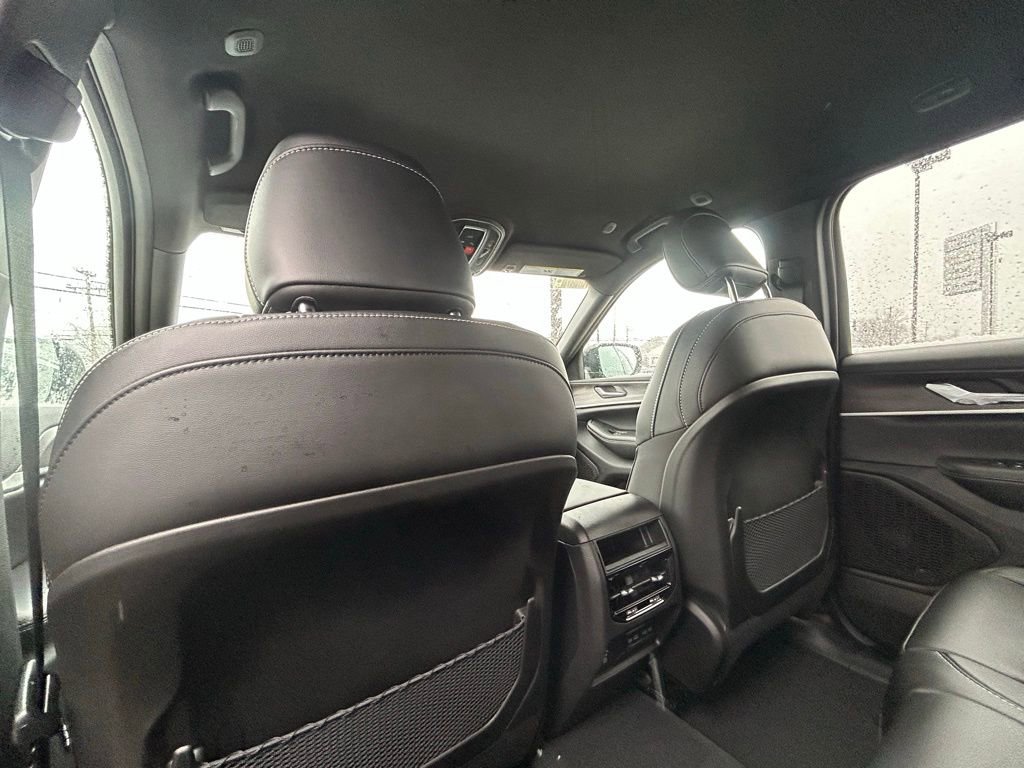 New 2026 Jeep Grand Cherokee Altitude image 27