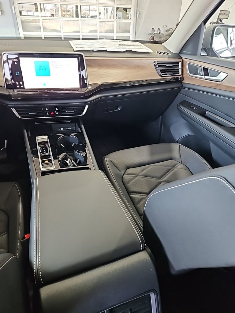 New 2026 Volkswagen Atlas SE image 27