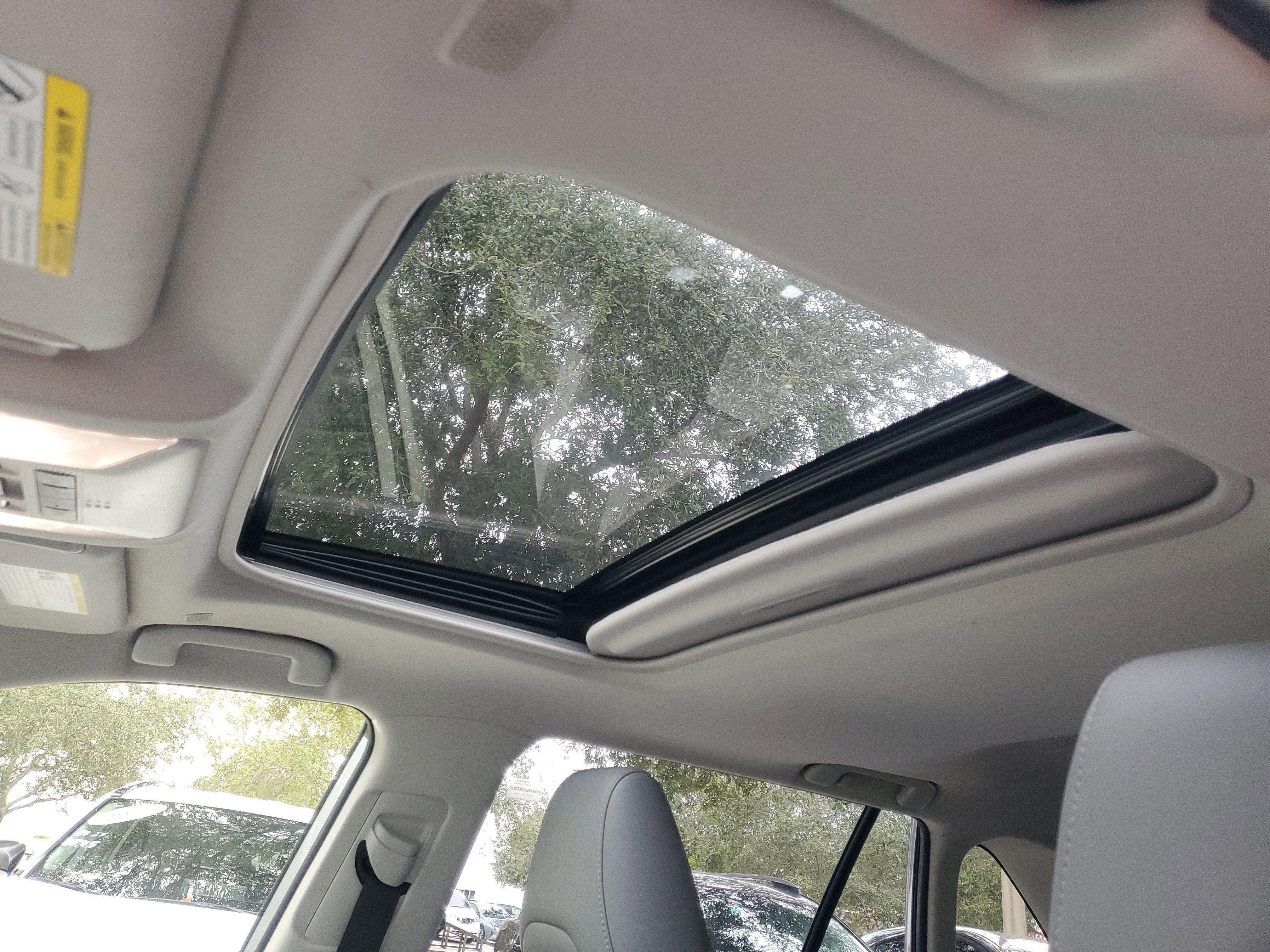 Used 2023 Toyota RAV4 Limited image 16