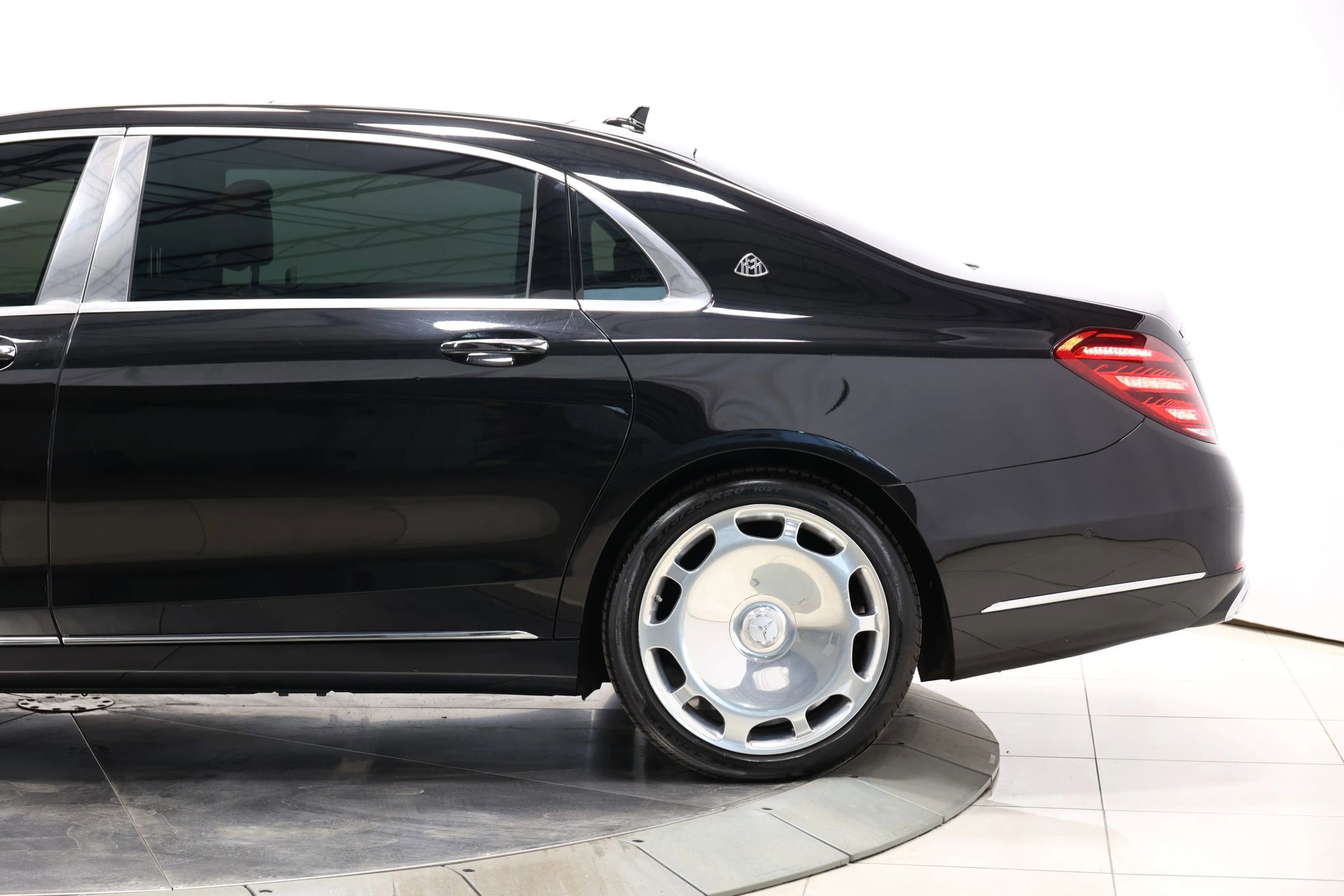 Used 2019 Mercedes-Benz Maybach S 560 4MATIC image 9