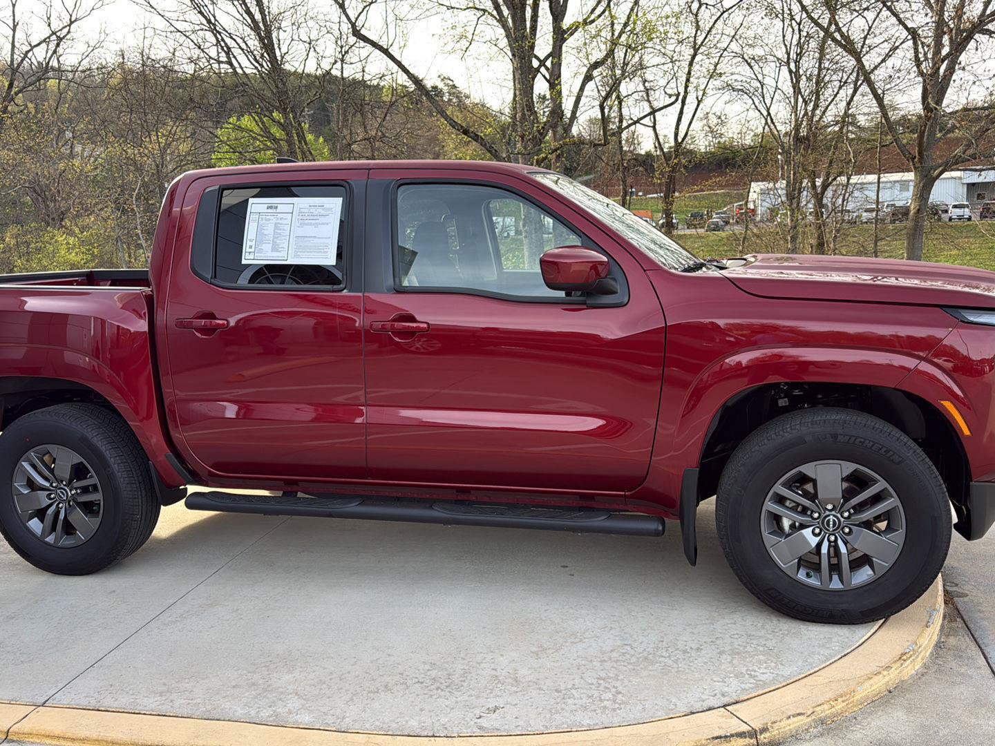 Used 2025 Nissan Frontier SV AWD/4WD image 3