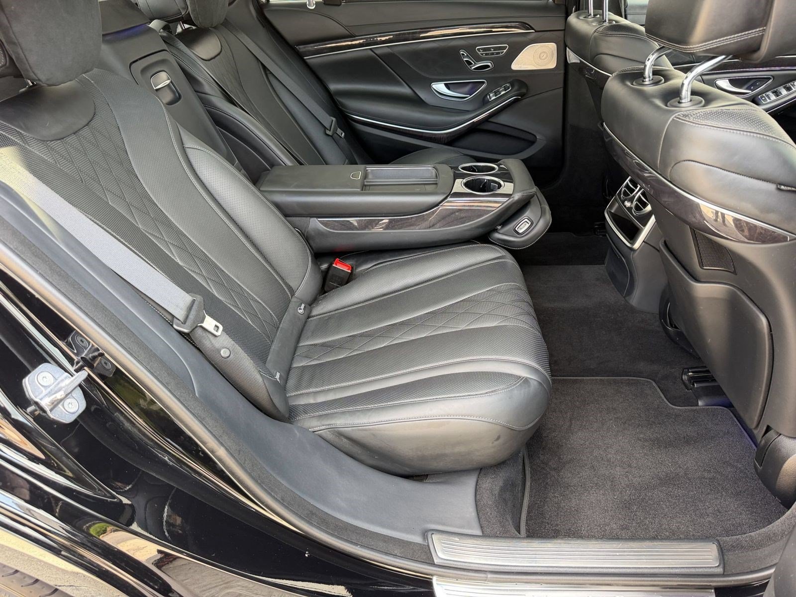 Used 2019 Mercedes-Benz S 560 Sedan image 31