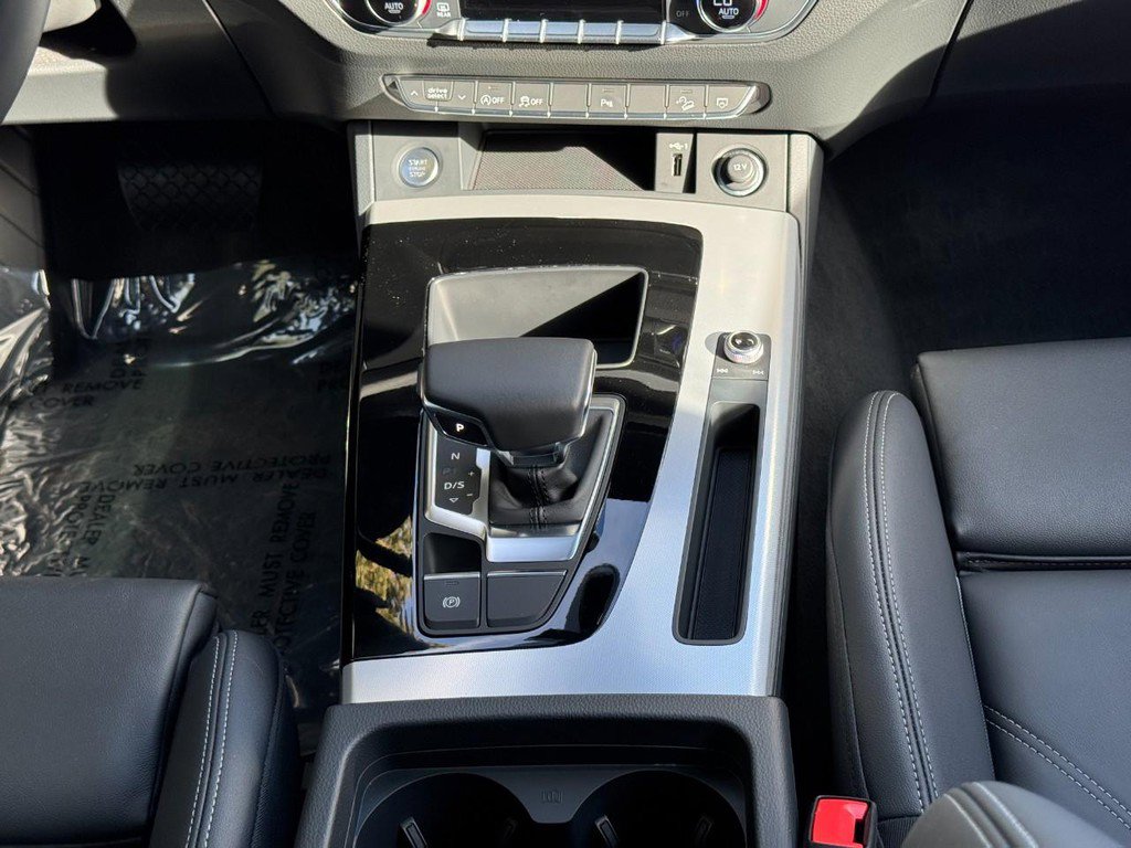 Used 2025 Audi Q5 2.0T Premium w/ Convenience Plus Package image 14