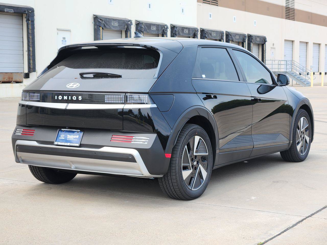 New 2027 Hyundai Ioniq 5 SE RWD image 4