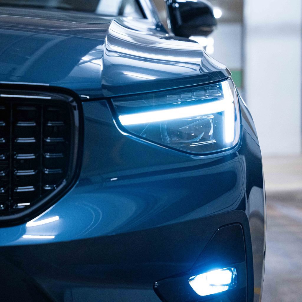 New 2026 Volvo XC40 B5 Ultra AWD/4WD image 3