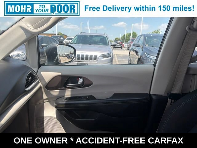 Used 2023 Chrysler Voyager LX FWD image 24