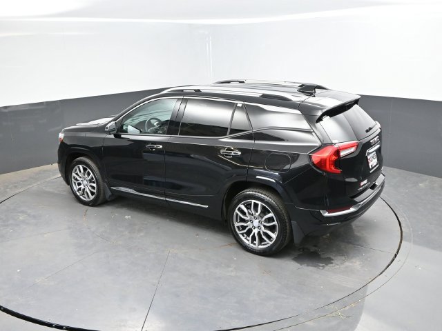 Used 2023 GMC Terrain Denali w/ Denali Premium Package AWD/4WD image 33