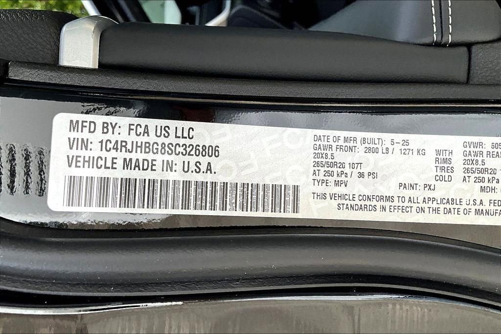 New 2025 Jeep Grand Cherokee Limited w/ Trailer Tow Package image 13