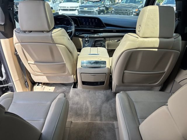 Used 2024 Cadillac Escalade Premium Luxury AWD/4WD image 16