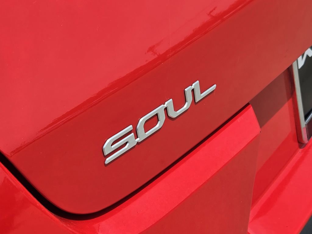 Certified 2023 Kia Soul LX FWD image 16