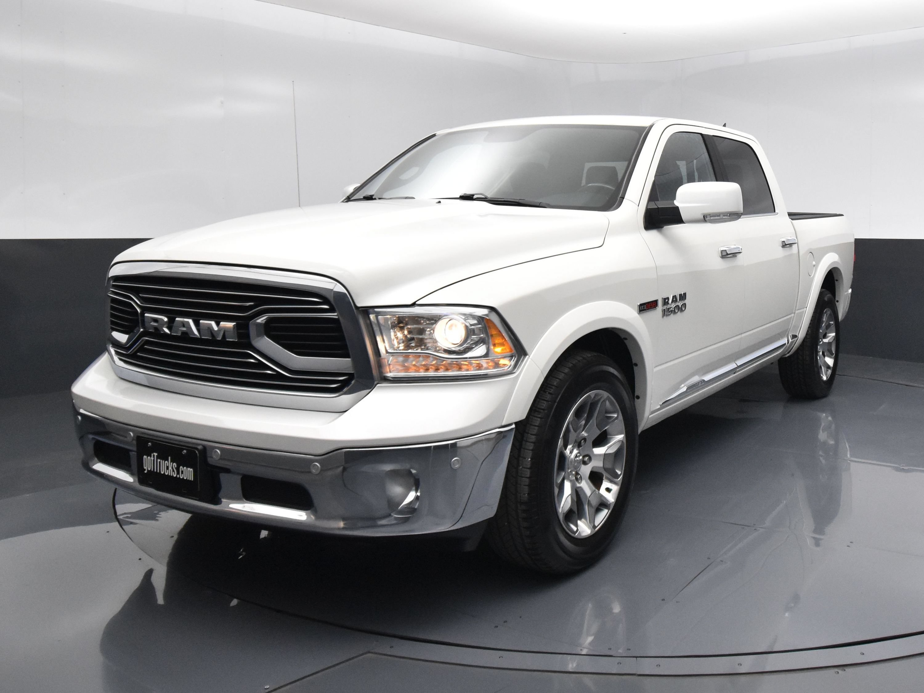 Used 2018 RAM 1500 Limited AWD/4WD image 2