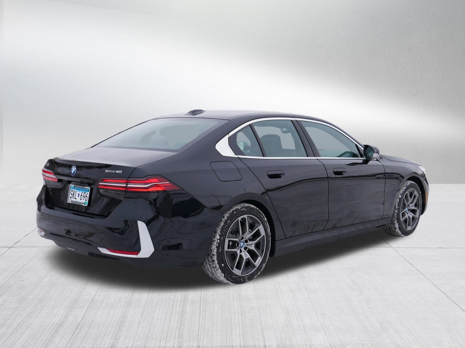 Used 2024 BMW i5 eDrive40i w/ Premium Package image 7