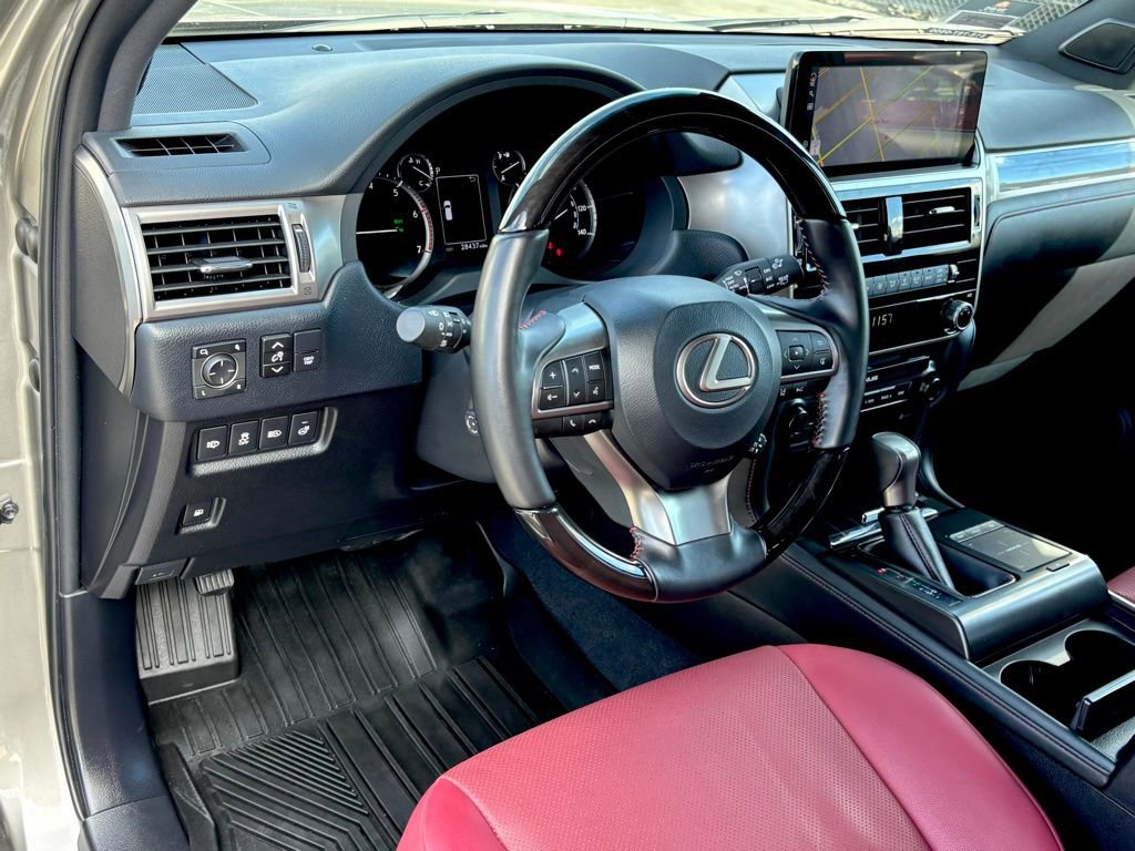Used 2023 Lexus GX 460 Premium w/ Premium Package image 17