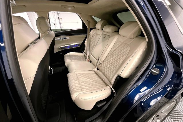 Used 2022 Genesis GV70 3.5T Sport w/ Sport Advanced Package AWD/4WD image 25