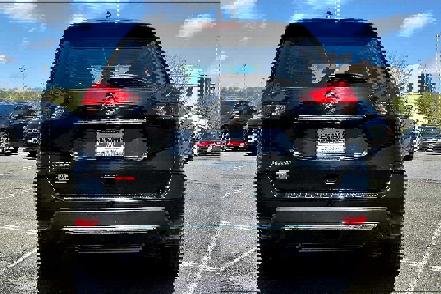 Used 2017 Nissan Rogue S image 4