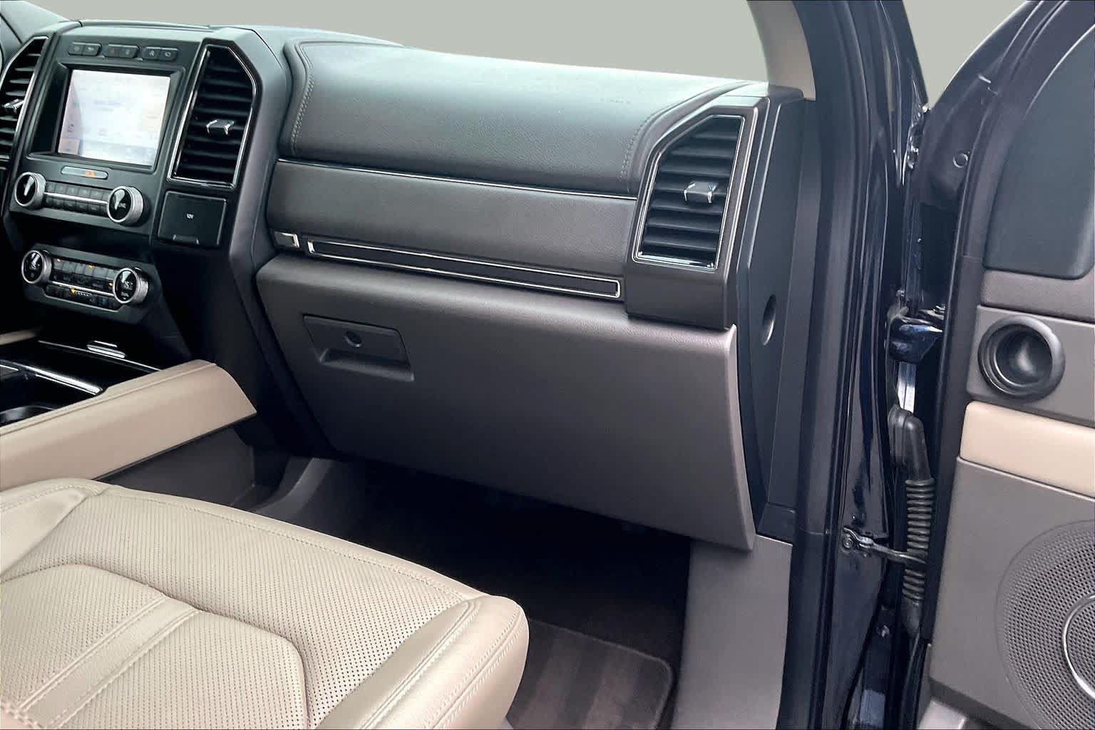 Used 2021 Ford Expedition Limited AWD/4WD image 18