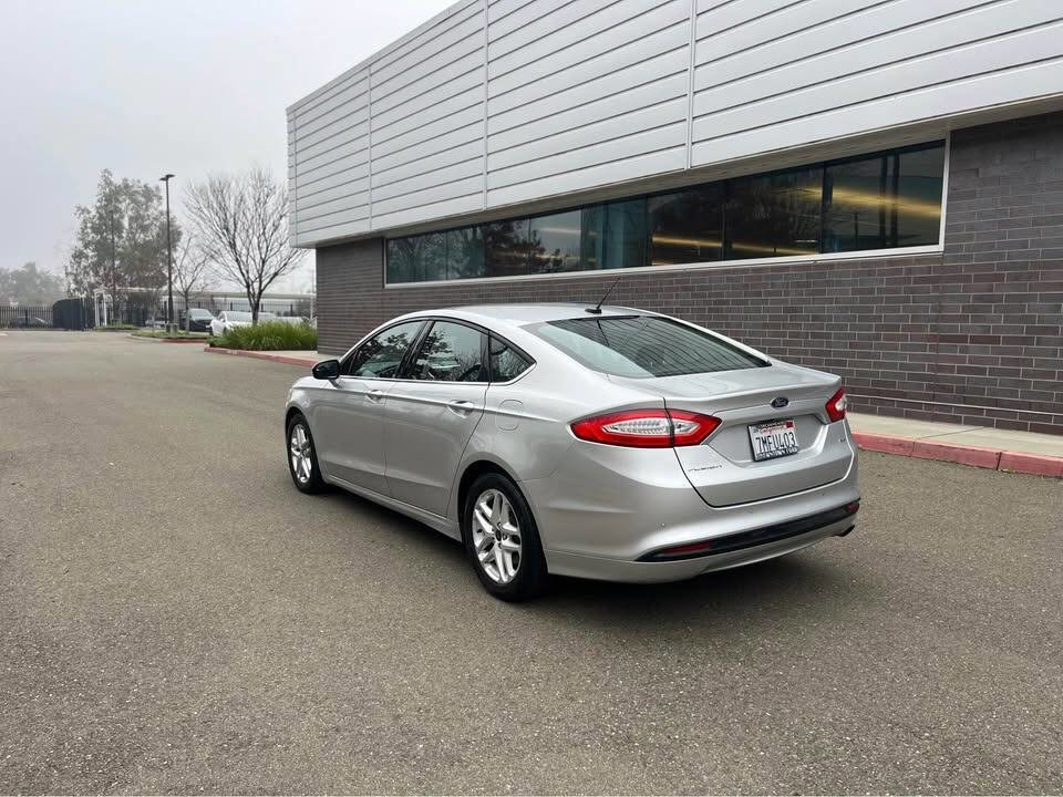 Used 2016 Ford Fusion SE image 16