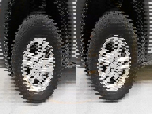 Used 2022 Jeep Grand Cherokee Laredo image 11