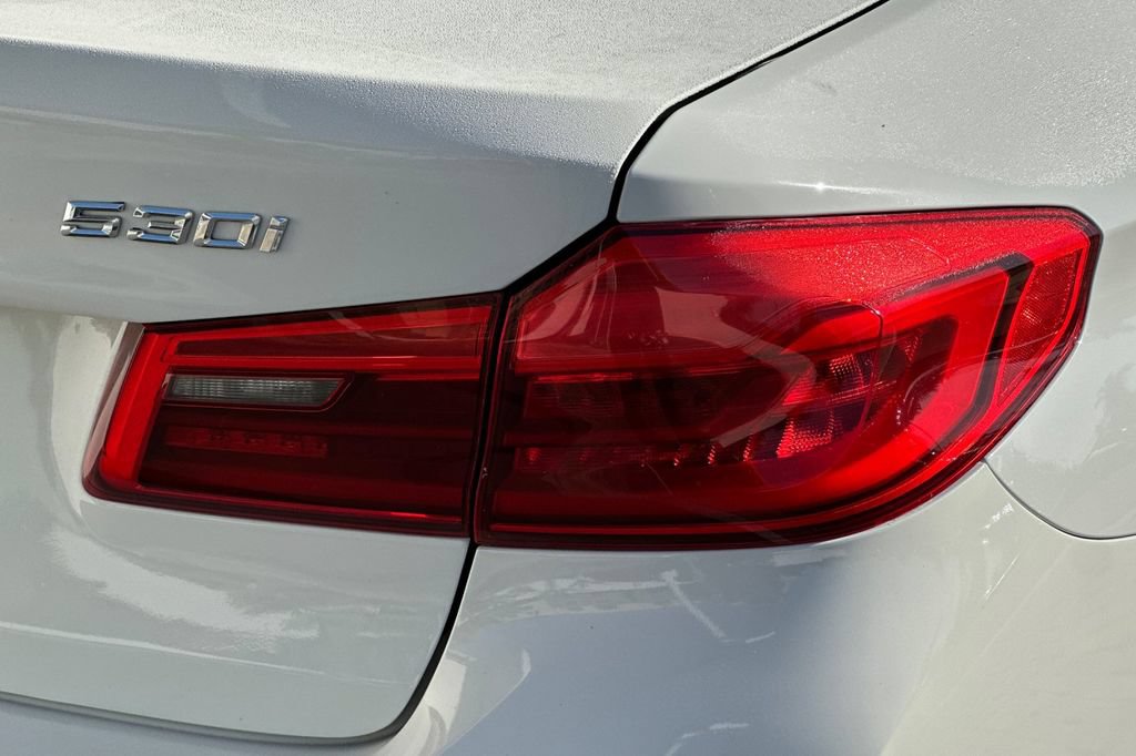 Used 2018 BMW 530i RWD image 32