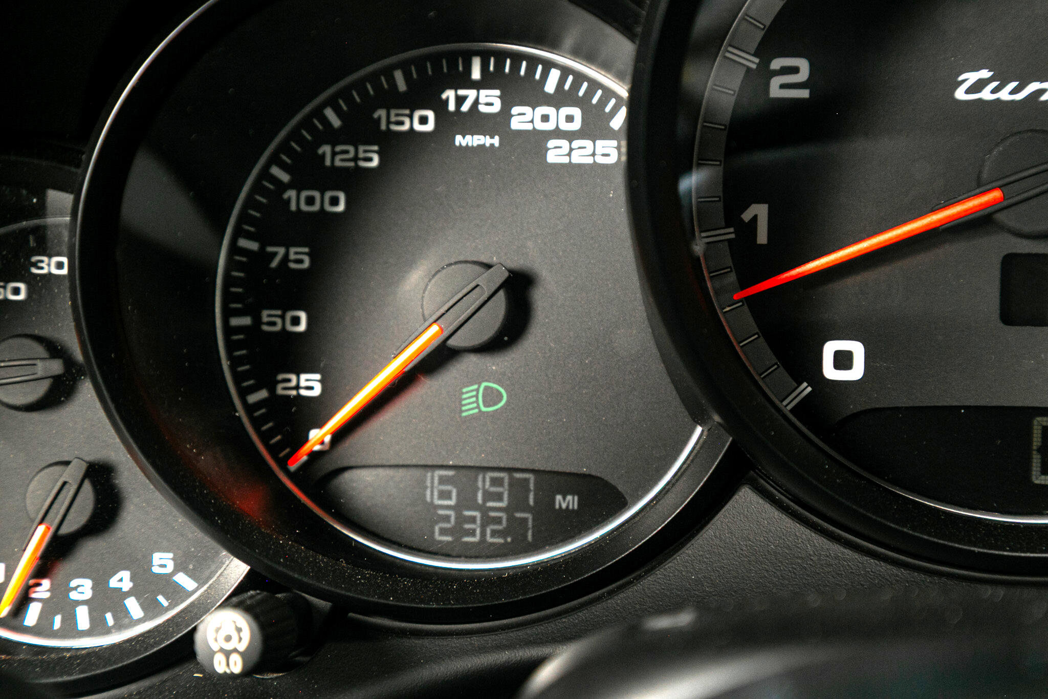 Used 2015 Porsche 911 Turbo image 36