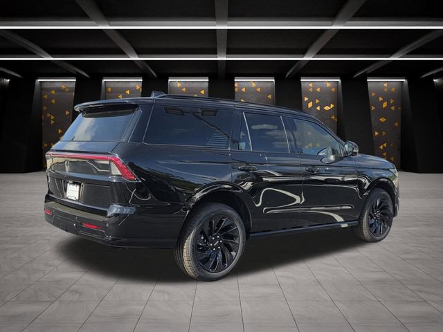 New 2026 Lincoln Navigator Reserve w/ Jet Appearance Package AWD/4WD image 2