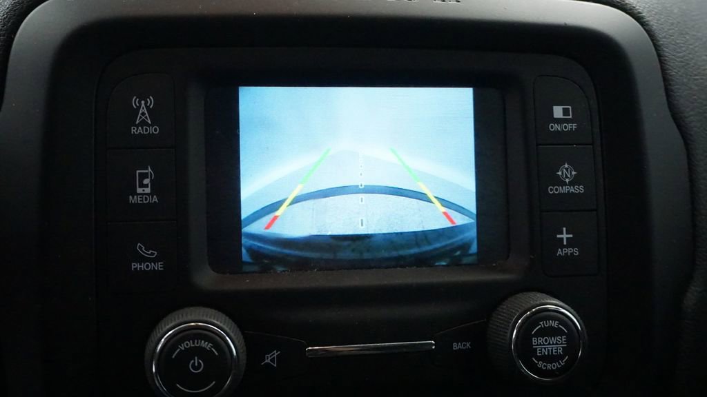 Used 2017 Jeep Renegade Latitude w/ Cold Weather Group image 36