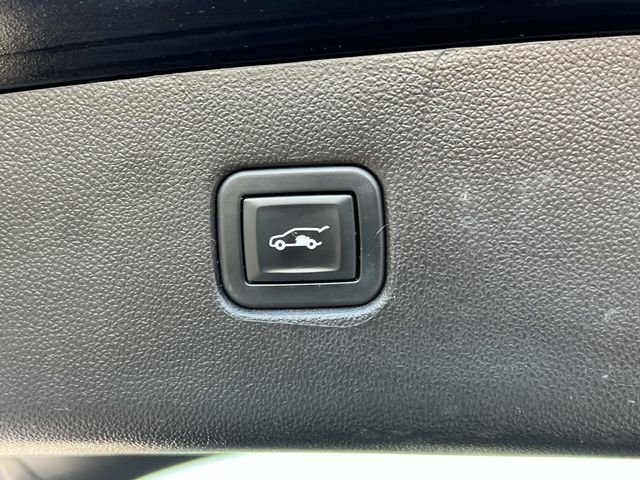 Used 2020 Chevrolet Blazer LT FWD image 13