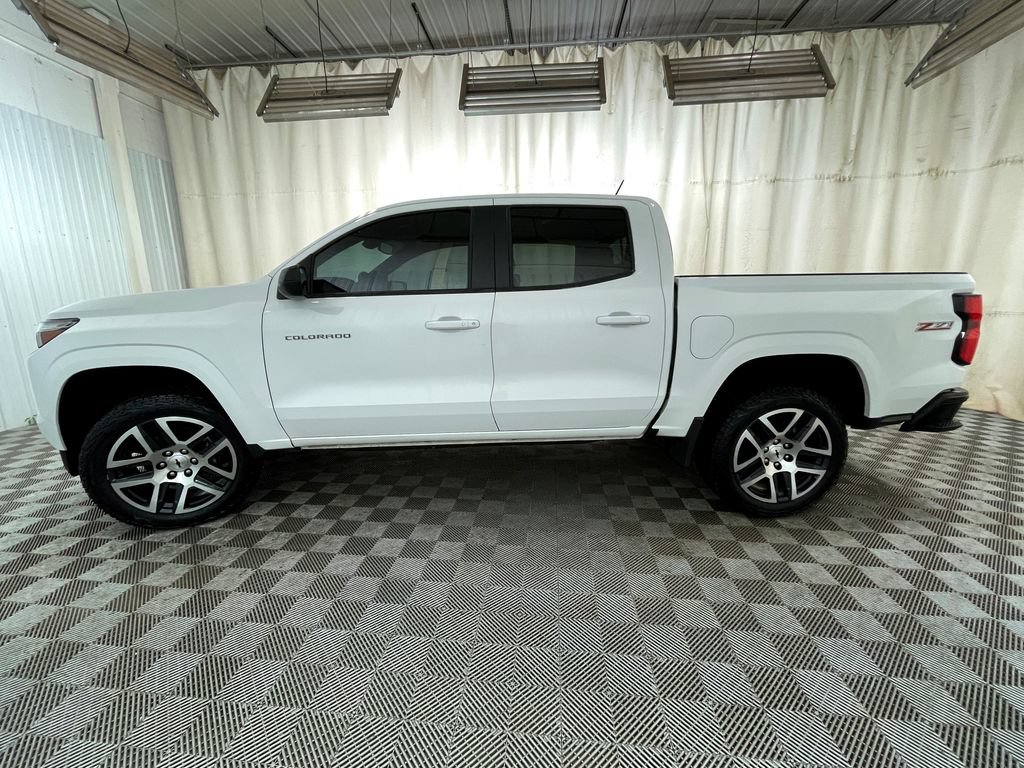 Certified 2023 Chevrolet Colorado Z71 w/ Z71 Convenience Package 2 AWD/4WD image 16