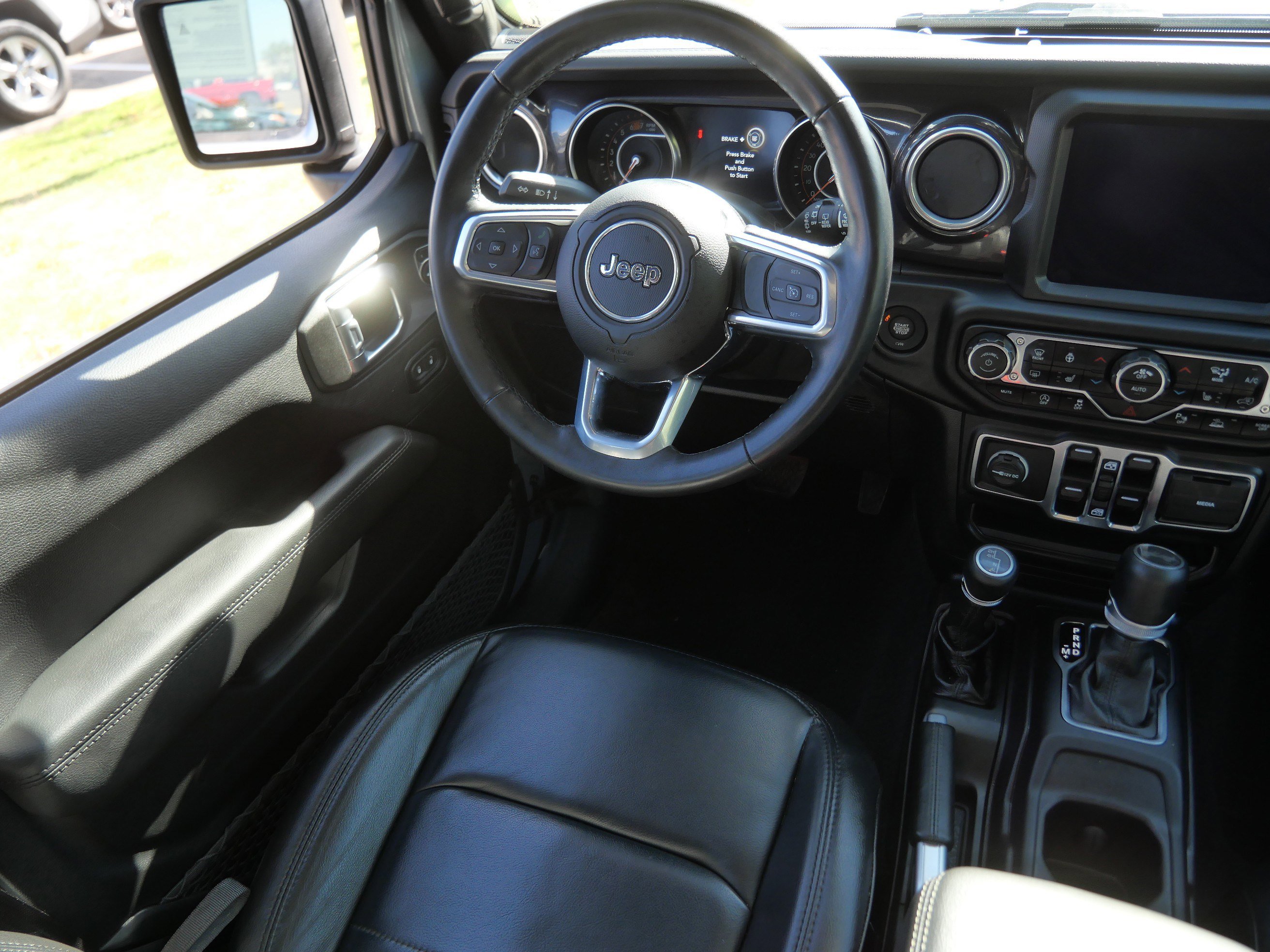 Used 2021 Jeep Wrangler Unlimited Sahara AWD/4WD image 9