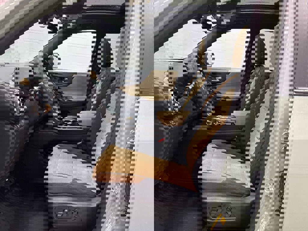 New 2026 Chevrolet Equinox ACTIV w/ Convenience Package III image 9