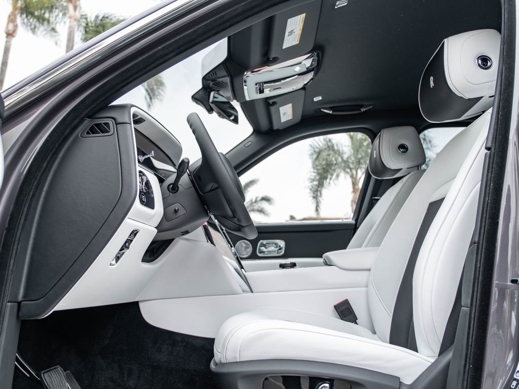 New 2026 Rolls-Royce Cullinan image 23