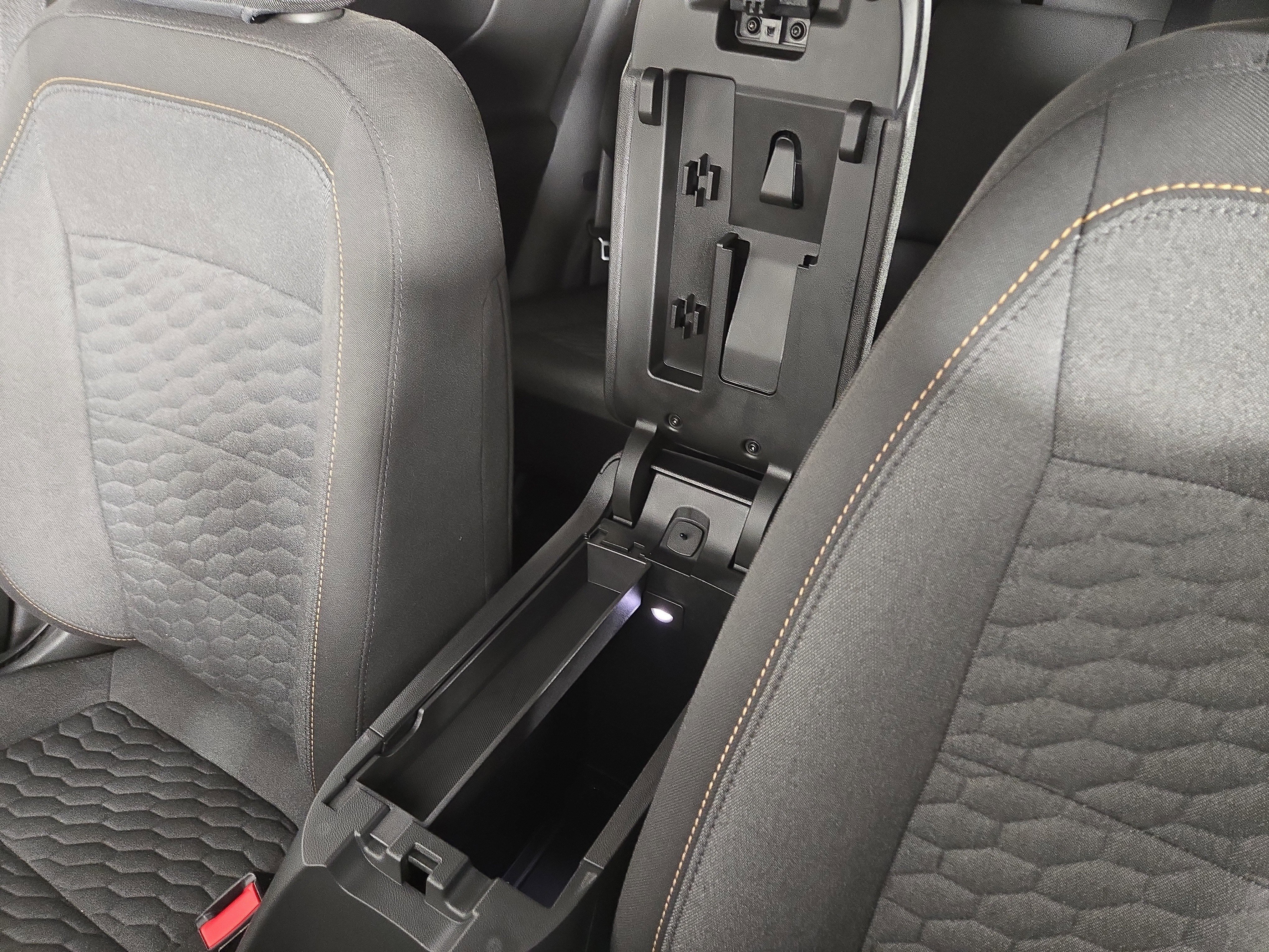 Used 2020 Chevrolet Equinox LT image 28