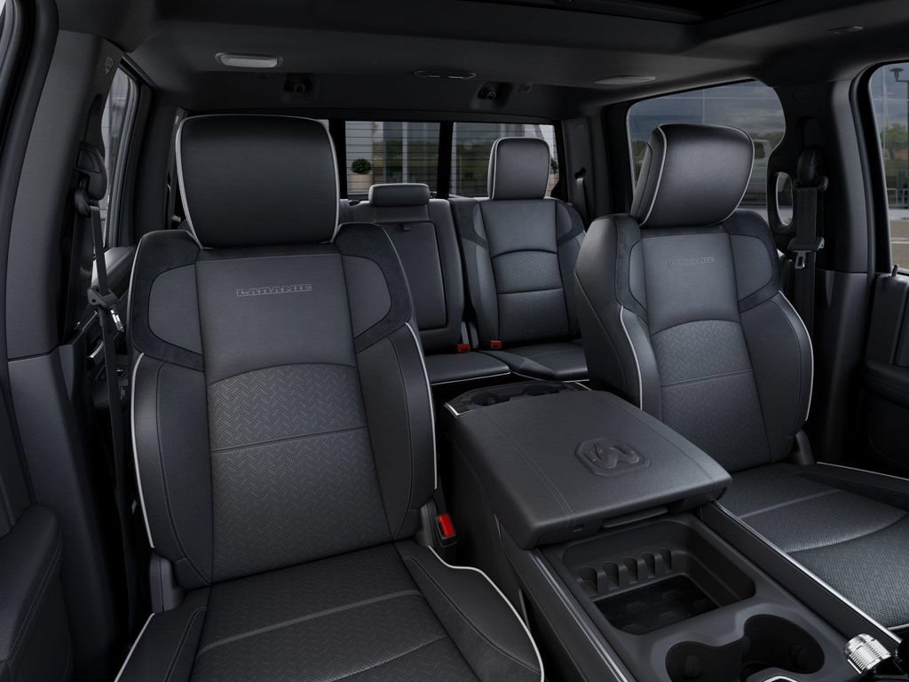 New 2026 RAM 2500 Laramie AWD/4WD image 16